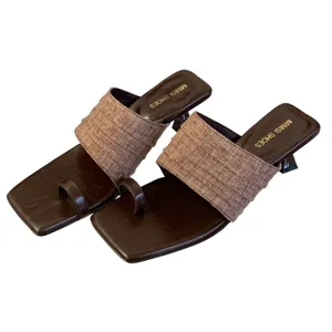 2026 Verano Nuevas Punta Cuadrada Tanga Tacón Alto Sandalias Mujer Estilo Francés Zapatos Elegantes