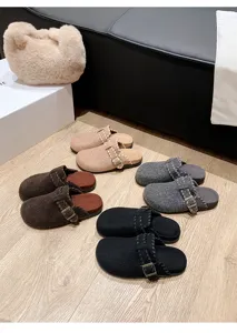 Damen gefütterte gemütliche Pantoletten Winter Freizeit Wildleder Clogs Detailansicht
