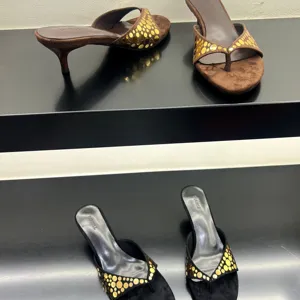 Sandalias Mujer Tacón De Aguja Ante Retro Con Puntos Dorados Zapatos De Tacón Alto