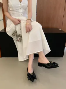 Franse stijl elegante platte muiltjes met strik en metalen gesp puntige neus damesschoenen