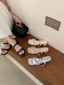 Sandales à talons carrés rétro français pour femmes mules à boucles élégantes chaussures d'été