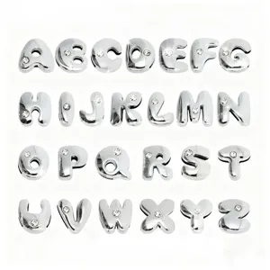 Breloques lettres alphabet en métal argenté de A à Z avec strass pour création de bijoux.