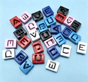 perles de lettres creuses colorées 8mm pour bijoux faits à main diy, accessoires de bracelets.