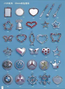 Legierungs-Strass-DIY-Anhänger-Kataloganzeige mit verschiedenen niedlichen Formen und Designs.