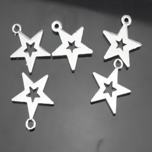 Pendentifs breloques étoile creuse en alliage de zinc pour bijoux vêtements accessoires.