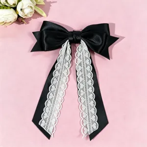 Schwarze Satin Schleife Haarspange mit weiße Herzspitze Bänder für süße Mädchen Accessoire.