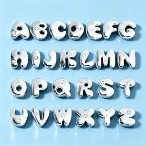 Pendentifs alphabet en strass argenté accessoires de bijoux DIY pour bracelet porte-clés.
