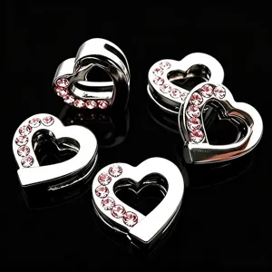 Ciondoli a cuore in argento con strass rosa per braccialetti DIY, portachiavi e gioielli.