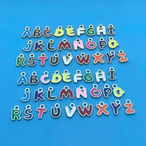 Bunte E-mail Alphabet Buchstaben Anhaenger fuer DIY Schmuckherstellung, Armband Kette Anhaenger.