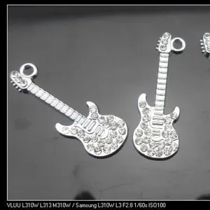 Strass E-Gitarre Anhänger Legierung DIY Schmuck Accessoires Glitzernde Musik Charms