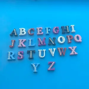 Charms de lettres strass demi-percé colorés 8MM pour bracelet porte-clés bijoux DIY.