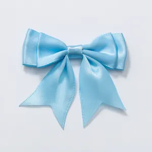 Lichtblauwe dubbellaagse lintstrik, perfect voor haarklemmen, kledingaccessoires en decoraties.