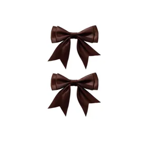 Donkerbruine dubbele zwaluwstaart strik haarspeld minimalistische stijl schattig haaraccessoire