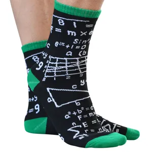 Chaussettes crew imprimées formules mathématiques, chaussettes en coton noir et vert tendance.