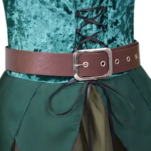 Mittelalterliches Elben Kostüm Detail mit grünem Samt Mieder und braunem Gürtel.