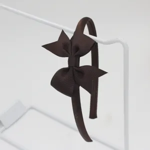 Serre-tête nœud en ruban gros-grain marron foncé pour femme et fille, accessoire simple.