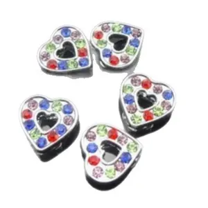 Perline di metallo a cuore con strass colorati per bracciali collane portachiavi fai da te.