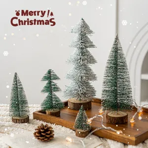 Mini albero di natale set decorazione da tavola con vassoio in legno e luci per le feste.