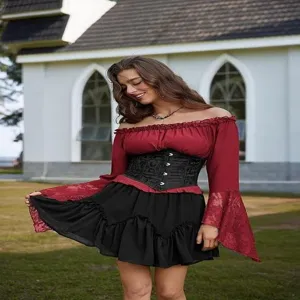 Haut rouge vintage gothique epaule nue avec manches longues en dentelle et jupe.