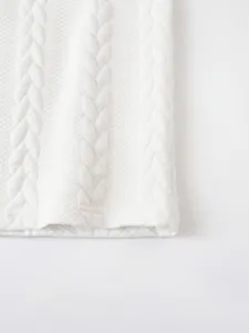 Heren effen wit casual korte mouw t-shirt close-up stof detail en textuur weergave.
