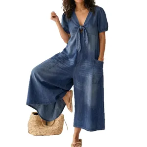 Combinaison en denim pour femme décontractée ample manches courtes col V avec liens.