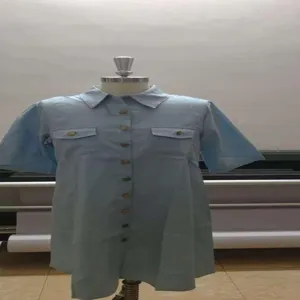Robe en jean bleu clair grande taille, chemise décontractée à manches courtes pour femmes.