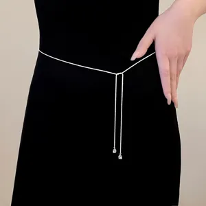 Chaîne de taille élégante en strass argenté, chaîne de ventre minimaliste pour robes d'été