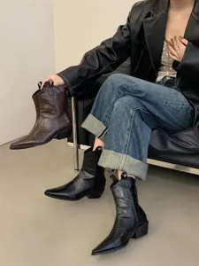 Retro pointed toe western cowboy boots for women, stylish V-cut short boots with chunky heels.