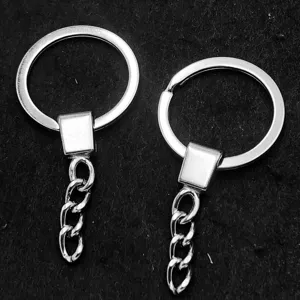 Metall Schlüsselringe mit kurzen Ketten, verchromte DIY Zubehörteile für Bastelarbeiten.