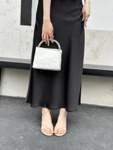 Summer new versatile thong sandals, minimalist daily wear chic shoes detail view.