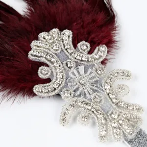 Cerchietto vintage piume bordeaux e strass accessorio per capelli festa spettacolo
