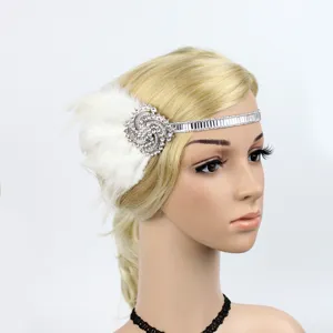 Bandeau a plumes vintage annee 1920 avec strass scintillants, ideal pour soiree et bal.