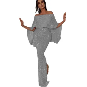 Glitzerndes Pailletten-Off-Schulter-Abendkleid mit dramatischen Rüschen und schickem Beinschlitz.