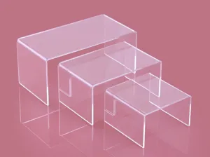 Set van doorzichtige acryl display stands, U-vormige stapelbare planken voor sieraden.