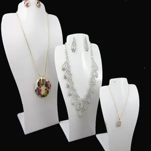 Supporto per esposizione di gioielli in acrilico busto collana e orecchini set.