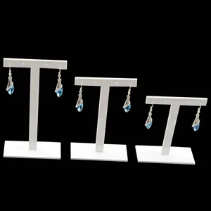 Supports d'affichage de boucles d'oreilles en acrylique avec boucles d'oreilles bleues.