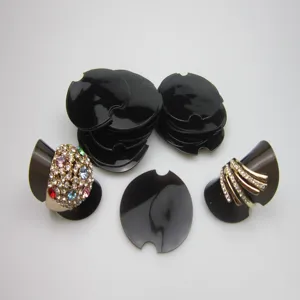 Supports de présentation de bague en plastique noir organisateur de bijoux pour vitrine.