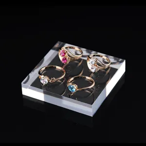 Bloc d'affichage en acrylique transparent carré support de bijoux pour la photographie