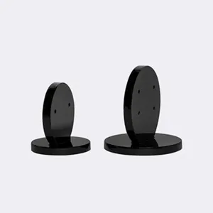 Présentoir de boucles d'oreilles en acrylique noir, détail, support de bijoux créatif.
