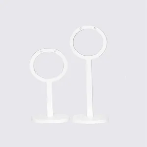 Présentoirs de boucles d'oreilles en acrylique blanc minimaliste, support de bijoux moderne.