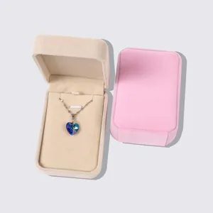 Boite a bijoux en velours pour bagues colliers et bracelets emballage cadeau.