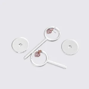 Support de présentation de boucles d'oreilles en acrylique transparent, idéal pour accessoires photo.