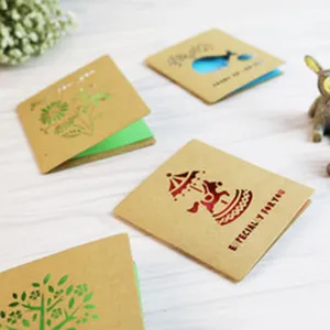 Set de cartes de vœux creuses en papier kraft, beau design pour cadeaux et fêtes.