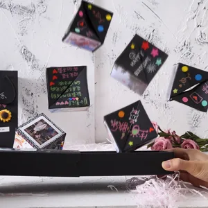 Creatieve DIY pop-up explosie cadeauverpakking voor verjaardag, jubileum en romantische feestdagen.