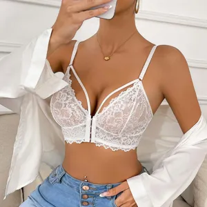 Bralette en dentelle blanche sexy pour femme, crop top à bretelles col V, sous-vêtement stylé.
