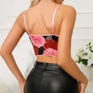 Vue détaillée du caraco court à imprimé floral avec coupe ajustée et détails de conception.