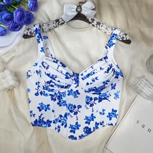 Top corsé elegante con estampado floral, escote corazón y busto fruncido para mujeres.