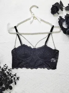 Σeksi μαύρος δαντελωτός στηθόδεσμος bustier με κομψές αλυσίδες στραβός και ενίσχυση.