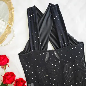 Schwarzer transparenter Netz-Body mit Strass Halter-Ausschnitt, sexy slim fit Party-Oberteil.