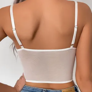 Detailansicht der weißen Damen Mesh Crop Cami Rückseite mit verstellbaren Trägern und Stoff.